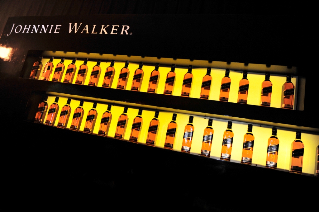 Update Johnnie Walker Black Circuit Lounge drifting to KL