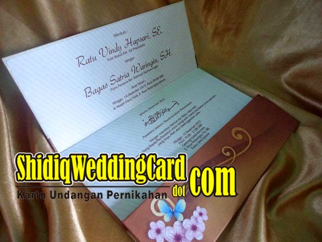 http://www.shidiqweddingcard.com/2015/02/hardcover-27.html