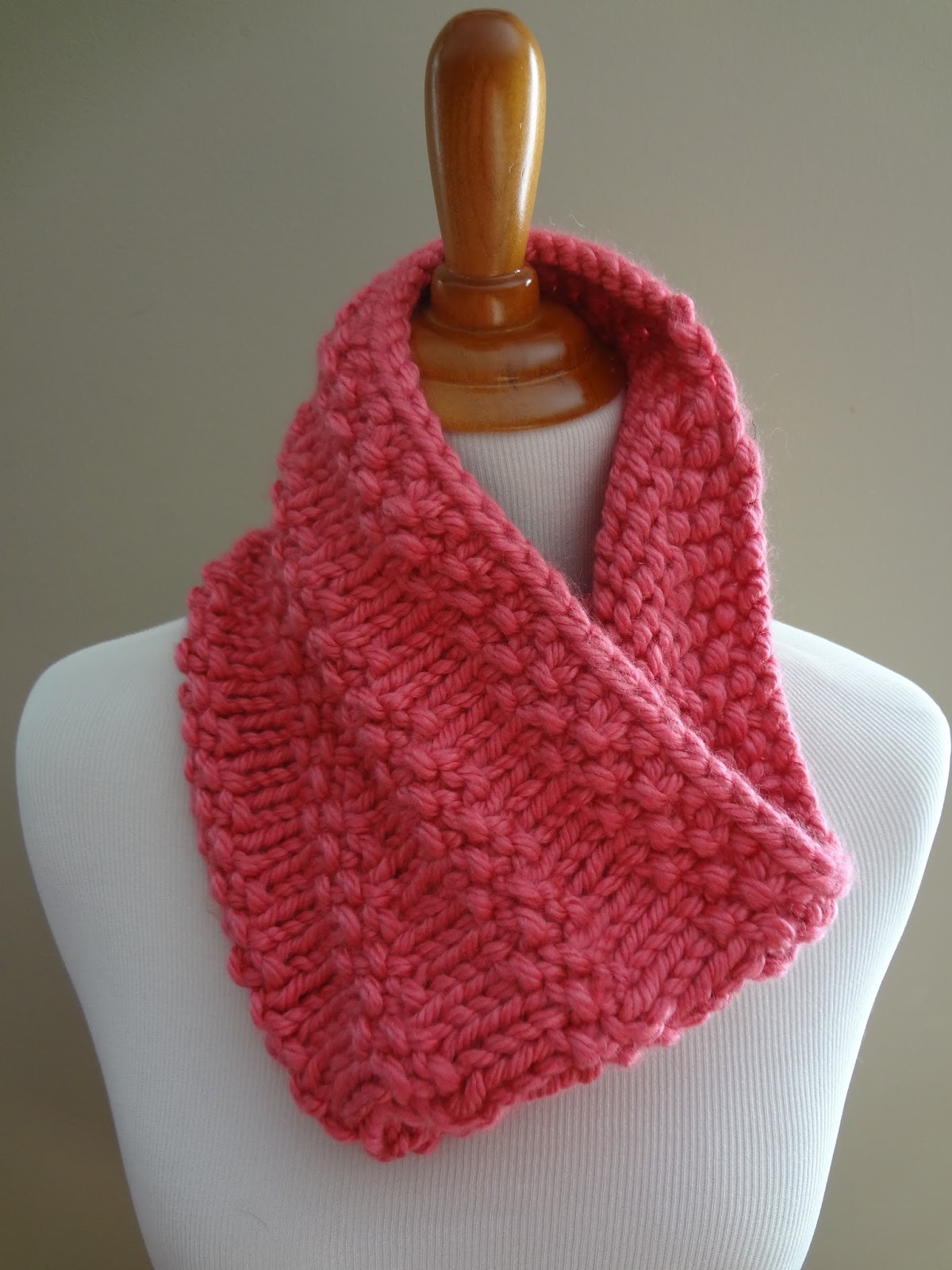 Download Fiber Flux: Free Knitting Pattern...Bubblegum Cowl!