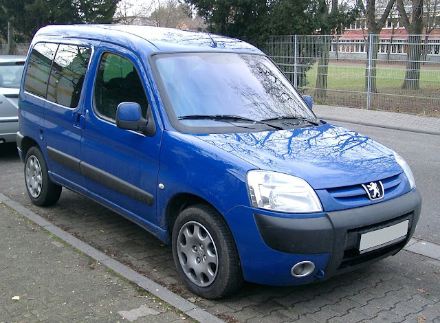 Front picture of Peugeot partner