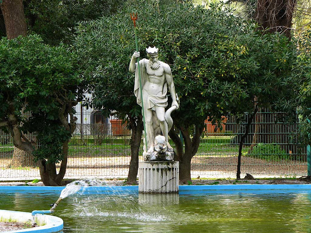 Statua di Nettuno, Parterre, ex giardino zoologico, Livorno