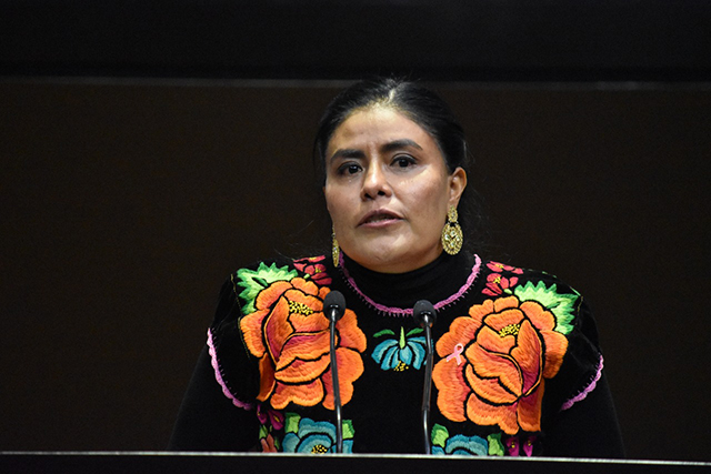 Congreso de Oaxaca anula los derechos políticos de las mujeres indígenas.
