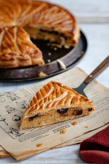 Galette des rois, frangipane, pépites de chocolat ; pâte feuilletée maison express