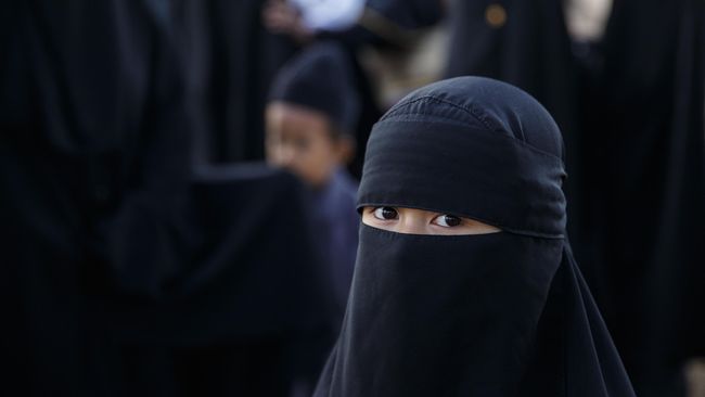 Tentang Cadar Dan Hijab Bagi Muslimah  Mampir Ngombe