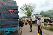 Tim Gabungan TNI-Polri dan Pemerintah Daerah Kabupaten Enrekang Lakukan Pengamanan di Perbatasan