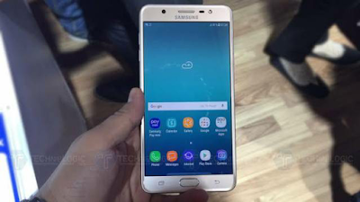 Smartphone Samsung yang gres Dirilis bulan kemarin ialah  Samsung Galaxy J7 Max masuk Kategori smartphone paling Di minati di dunia