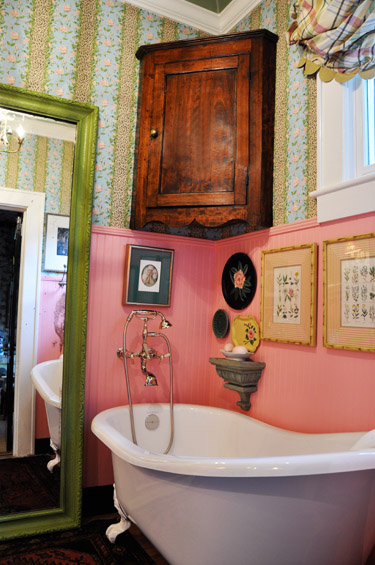 Pink & Green Vintage Bathroom