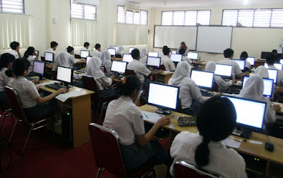  Pada kesempatan yang sangat langka ini kami akan membagikan File Soal  Download Soal & Jawaban USBN Sekolah Menengan Atas 2018 Lengkap (Prediksi & Pembahasan)