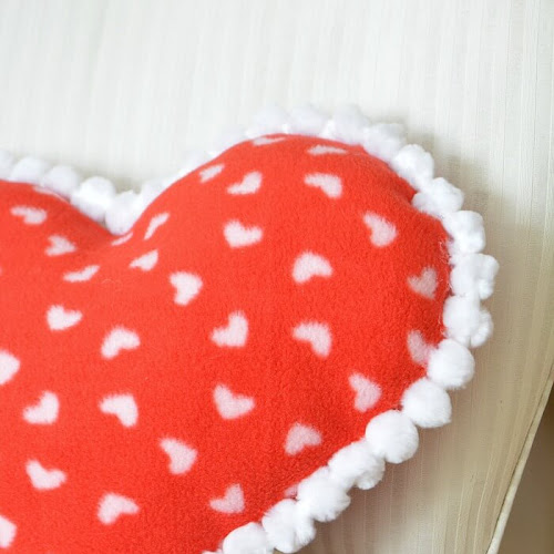 Easy DIY Fleece Valentine Heart Pillow 