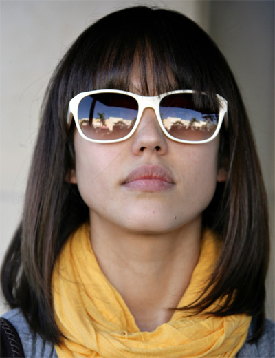 Jessica Alba Cute Straight Medium Trendy Hairstyle 2010 2011. Bookmark It