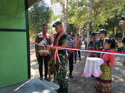 SATGAS PAMTAS RAMPUNGKAN BEDAH RUMAH KE 12 WARGA PERBATASAN RI-RDTL