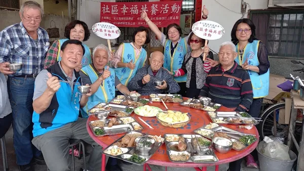 彰化榮服處榮欣志工 陪伴榮民眷幸福共餐