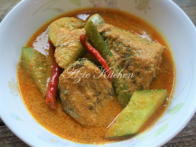 Gulai Ikan Nasi Berlauk Kelantan - Azie Kitchen