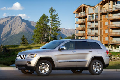 2011 Jeep Grand Cherokee Side View