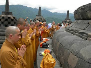 Buddhist monk, Buddhism,temple,borobudur,waisak day in borobudur