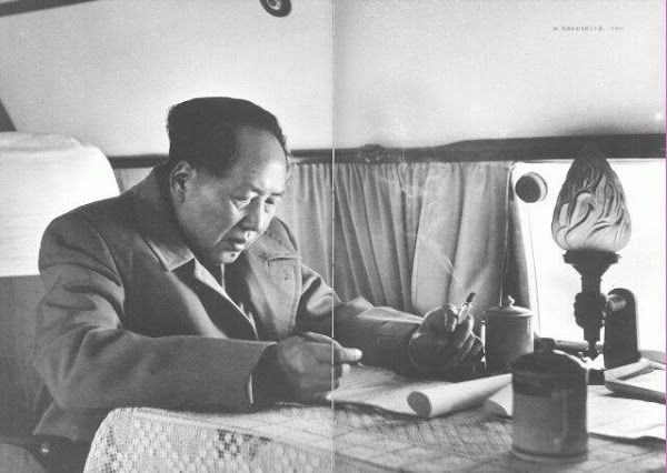 마오쩌둥 평전 | 만자에 달하는 글자로도 부족한 엄청난 인물
