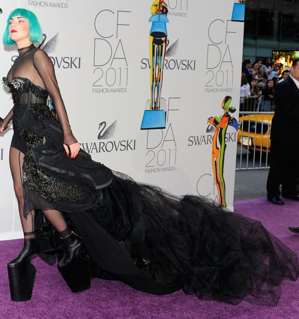 lady gaga 2011 cfda awards. Lady Gaga Goes Green amp; Spiky