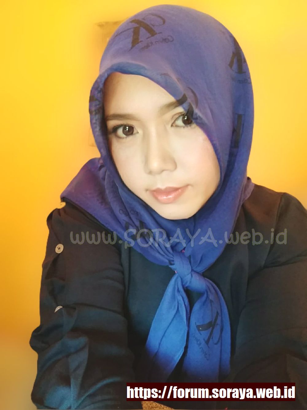 Photo Selfie Soraya Gadis Gemini Berjilbab Cewek hijaber cantik Open BO siap melayani seks di ranjang hotel