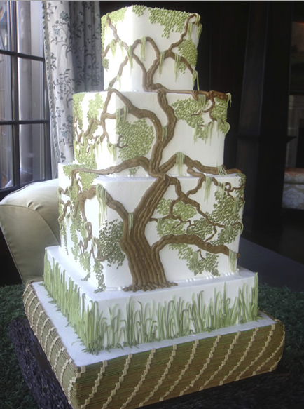 Beautiful square wedding cake with tree motif
