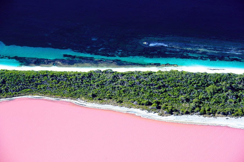 7. Lake Hillier, Western Australia - 11 Mindblowing Locations You Won’t Believe Are Really on Earth