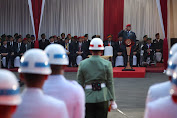 Menteri Pertahanan Prabowo Subianto Pimpin Upacara Parade Senja