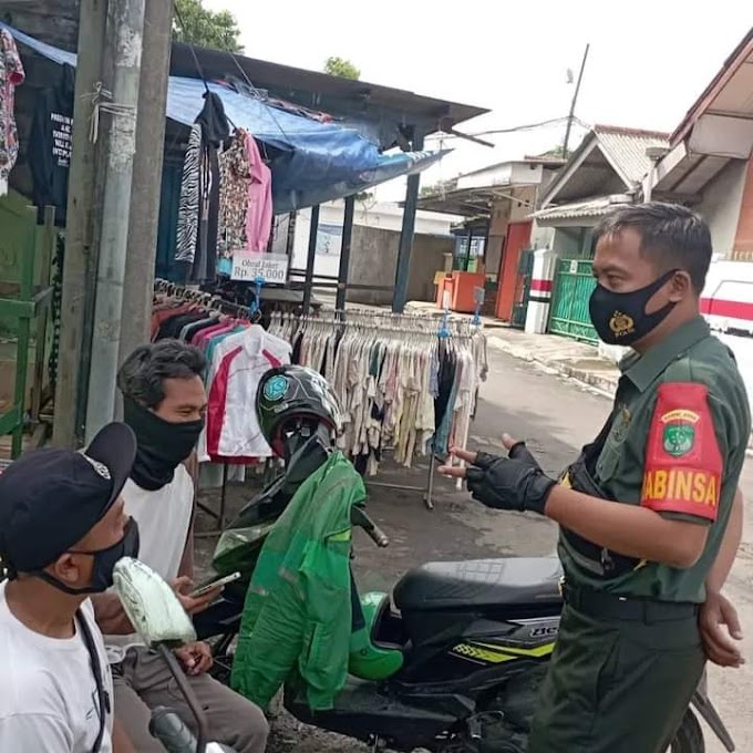 Ciptakan Kebersamaan, Babinsa Koramil 03/Sukmajaya Rutin Anjangsana ke Warga   