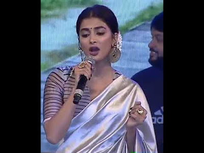 Sexy-Heroin-Pooja-Hegde-sing-a-samajavaragamana-song-in-avpl-success-Event-Andhra-Talkies