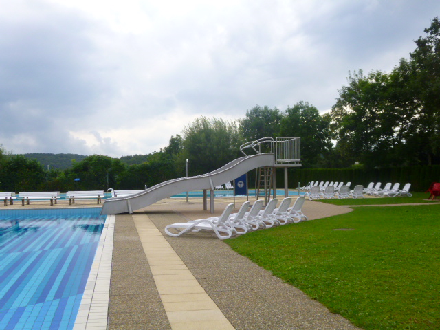 das Freibad auf dem Alb-Camping Westerheim