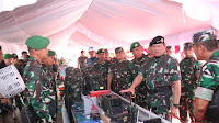 Panglima TNI Laksamana TNI Yudo Margono Pimpin Upacara Riksiaops dan Pemberangkatan Satgas Pamtas RI-PNG Kewilayah Papua TA. 2023