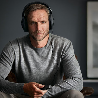Sennheiser Flex 5000 Lets You Watch TV Using Wired Headphones In Full Volume Without Disturbing Anyone Else