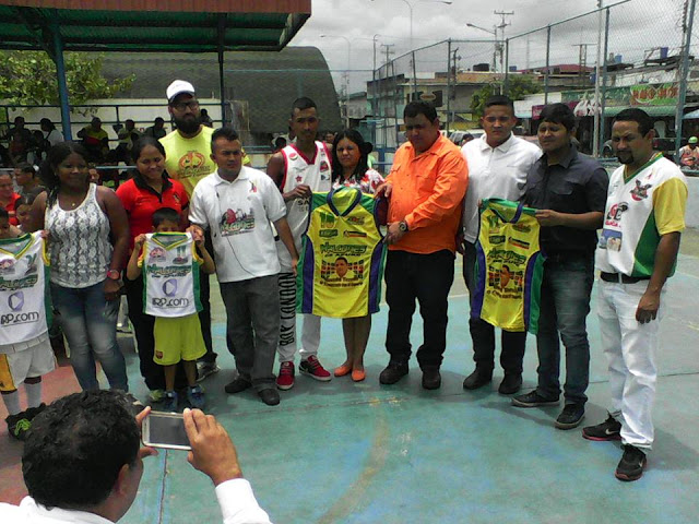 Escuela de baloncesto Halcones de Apure recibió de empresa privada donativo de uniformes que sobre pasan los 200 mil bsf. 