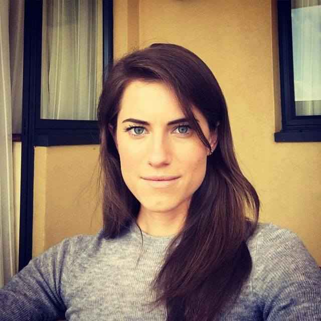 Allison Williams Awesome Profile Pics