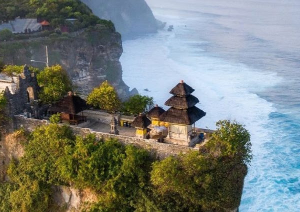 Rekomendasi Tempat Hits di Bali yang Bisa Kamu Jelajahi dengan Mobil