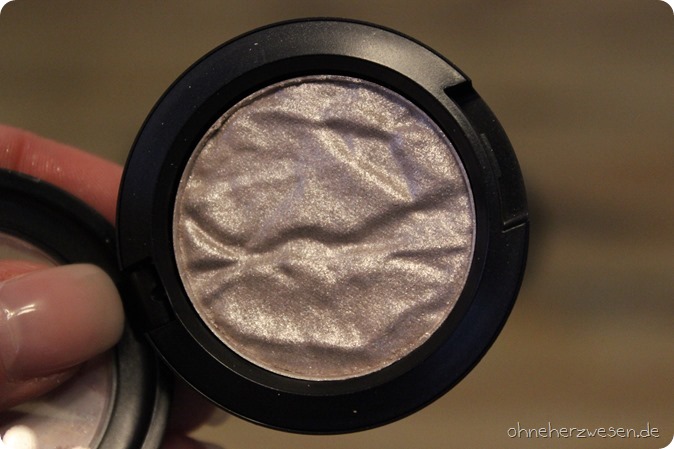 MAC Faerie Whispers LE Limited Edition Lidschatten Foiled Shadow Eyeshadow Feenstaub enchanted Forest Faerie Fayre Sweet Illusion Magic in your eyes joy toy fly by twilight feminine wiles fairyland G2 5
