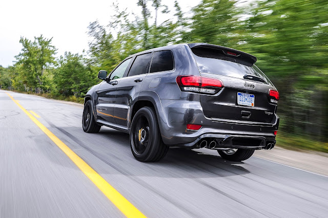 Rear 3/4 view of 2019 Jeep Grand Cherokee Trackhawk