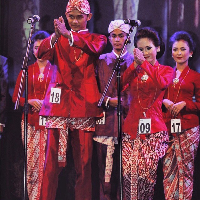  SANGGAR NUSANTARA DOT COM Jakarta SEWA BAJU  SUNDA 