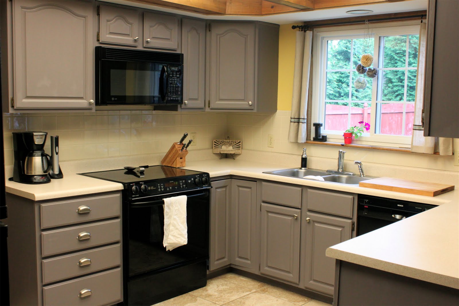 Small Kitchen Ideas With Grey Cabinets Kitchen : Classic l shaped ...