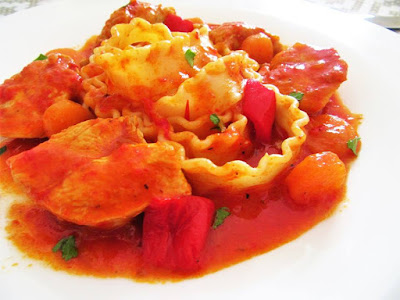 Pileći paprikaš s pečenom paprikom / Chicken stew with roasted peppers