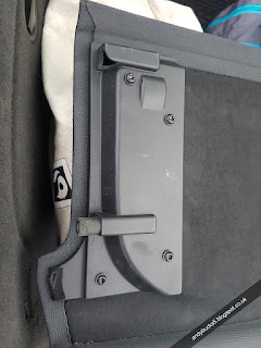 Broken Audi S5 Sportback Parcel Tray Bracket 8T8.867.769.C