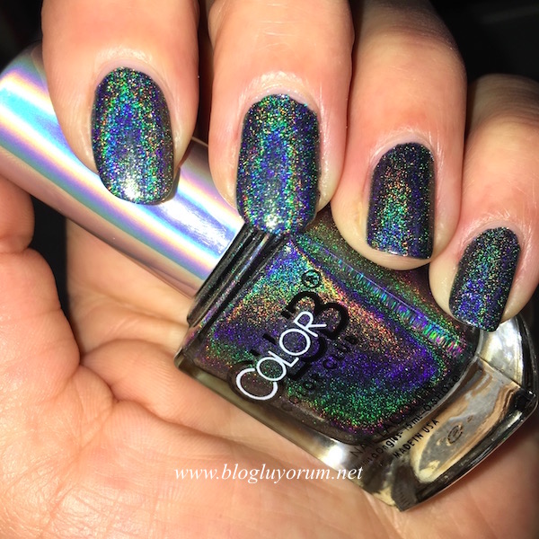 color club beyond holographic oje flash swatch