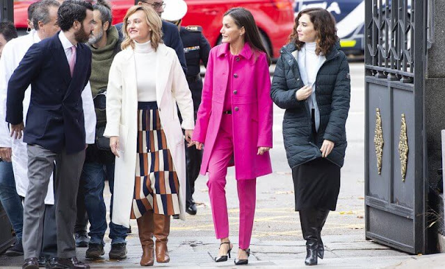 Queen Letizia wore a pink spring autumn coat by Hugo Boss. Hugo Boss Banora pink silk blend blouse