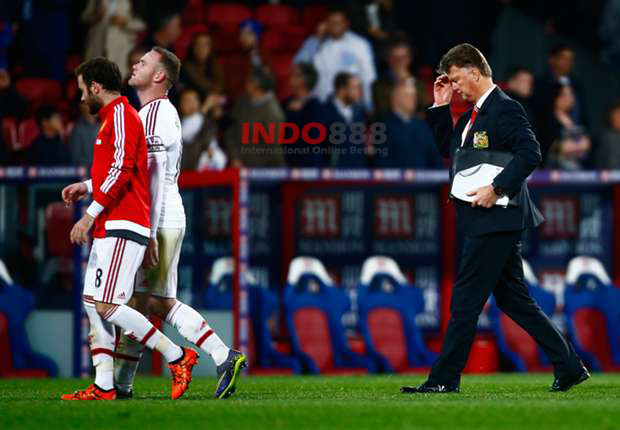 Van Gall kecewa dengan minimnya gol yang dicetak di Manchester United - Indo888News