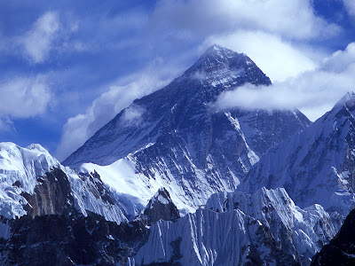 The Seven Natural Wonders of the World: Mount Everest in Nepal, Tibet and China