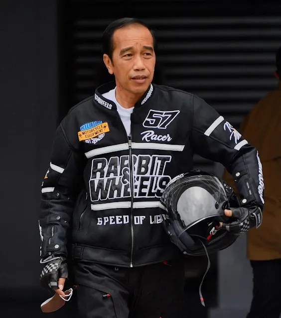 helm jokowi