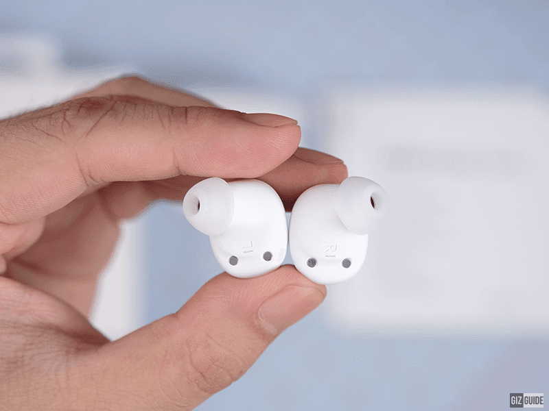 The earbuds with silicone ear tips