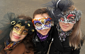Фото Укринформ:венецианские маски