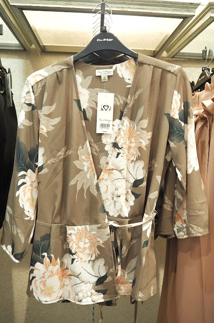  Miss Selfridge - Khaki Floral Tie Wrap Blouse