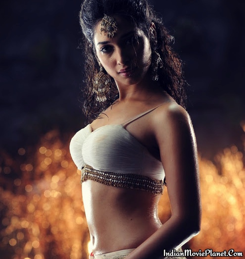 Tamanna bhatia hot navel show images