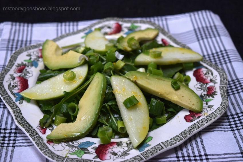 Kale, Avocado and Apple Salad: Avocado and apple are a delicous combination! | Ms. Toody Goo Shoes #salad 