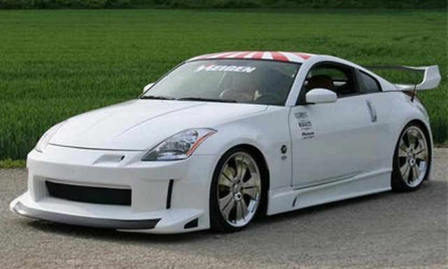 nissan 350z on the beach